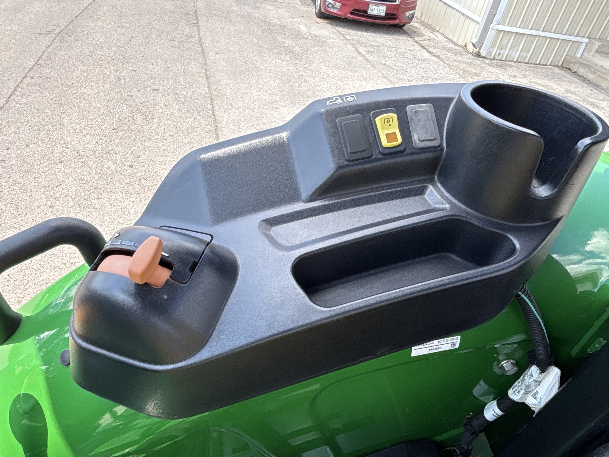 2022 John Deere 5045E Image 18