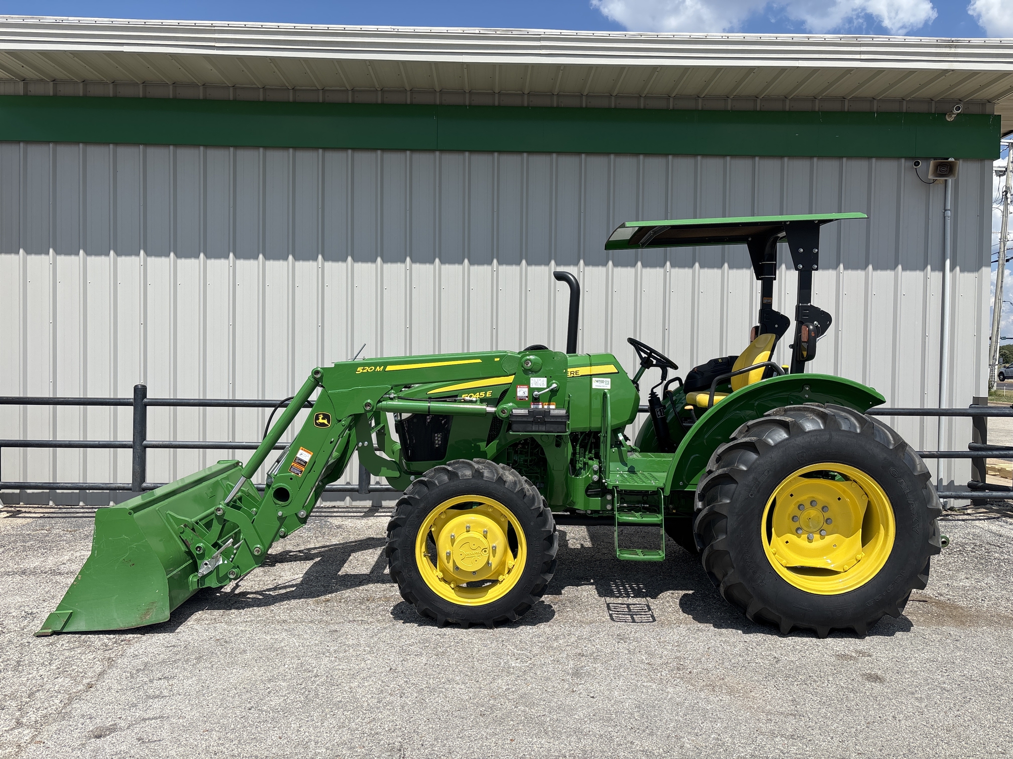 2022 John Deere 5045E Image 1