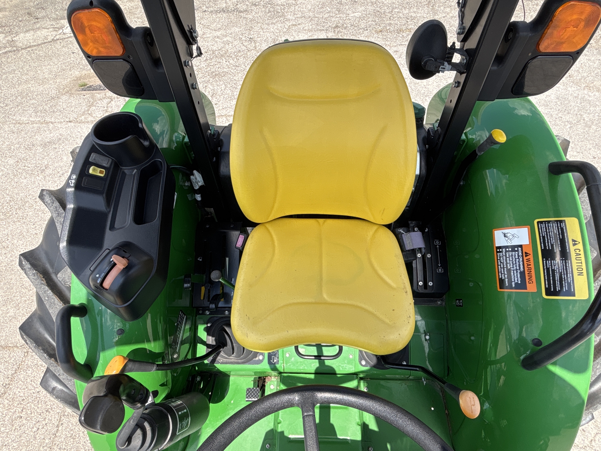 2022 John Deere 5045E Image 15