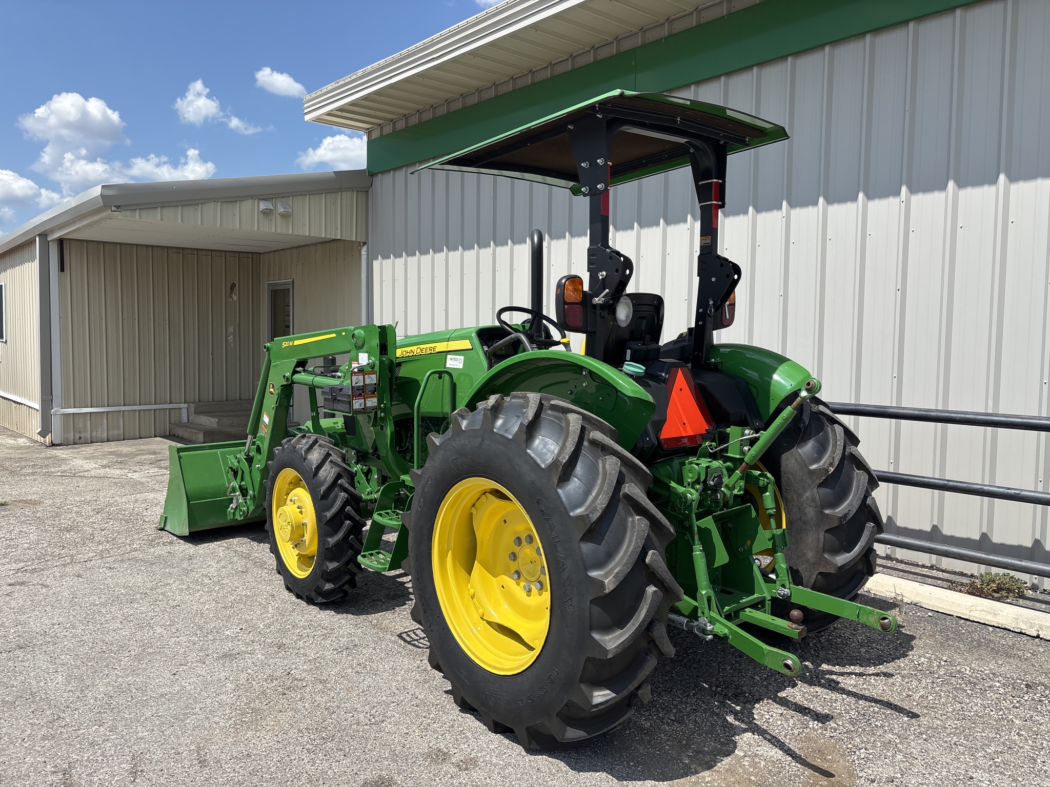 2022 John Deere 5045E Image 3
