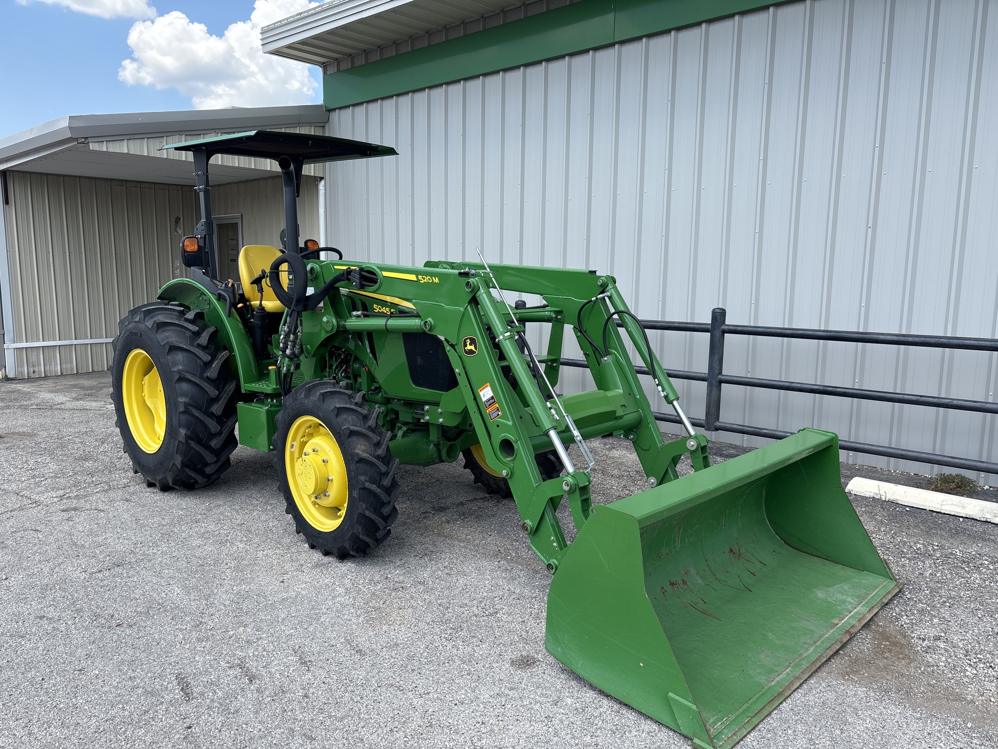 2022 John Deere 5045E Image 11