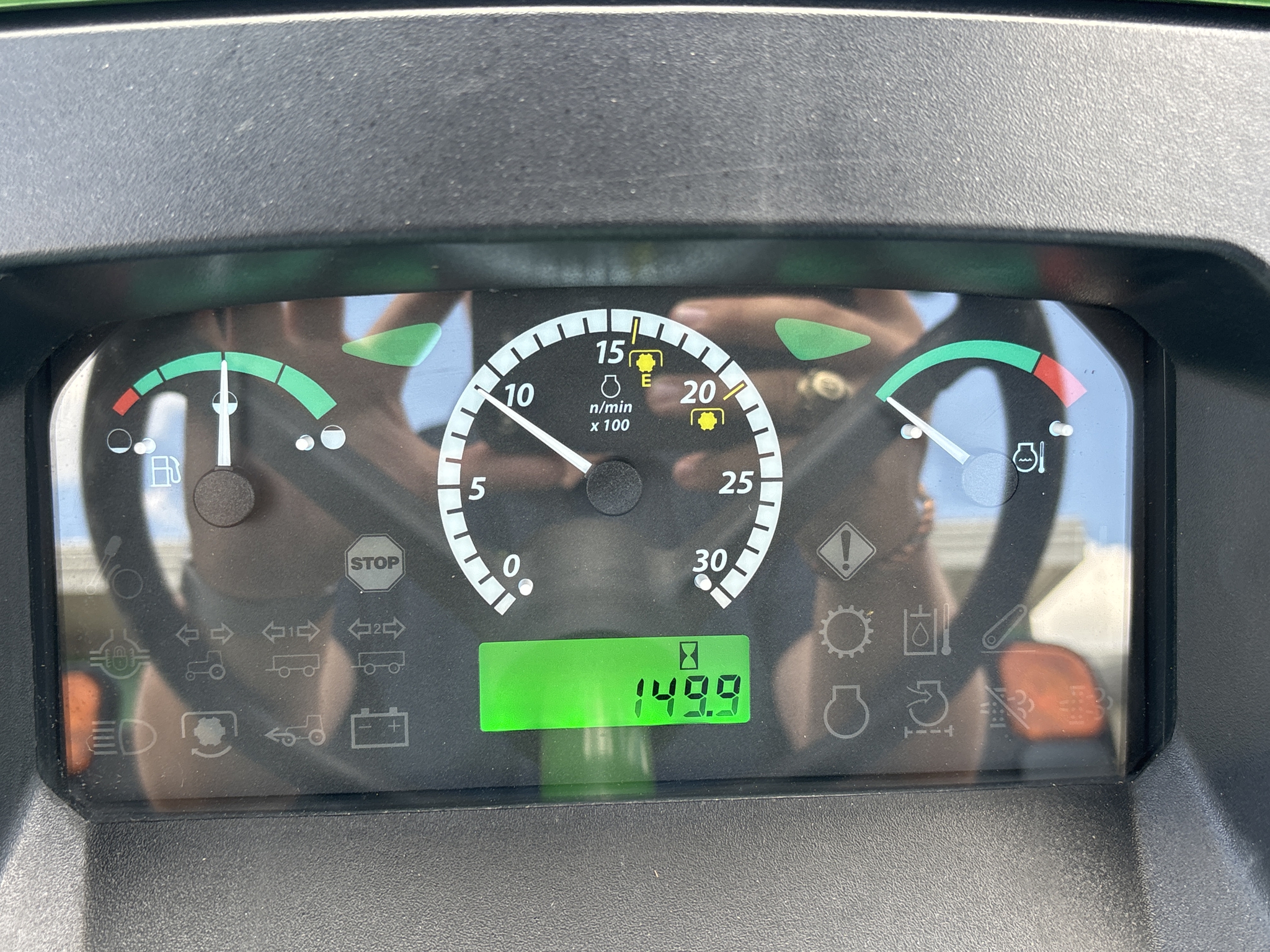 2022 John Deere 5045E Image 14