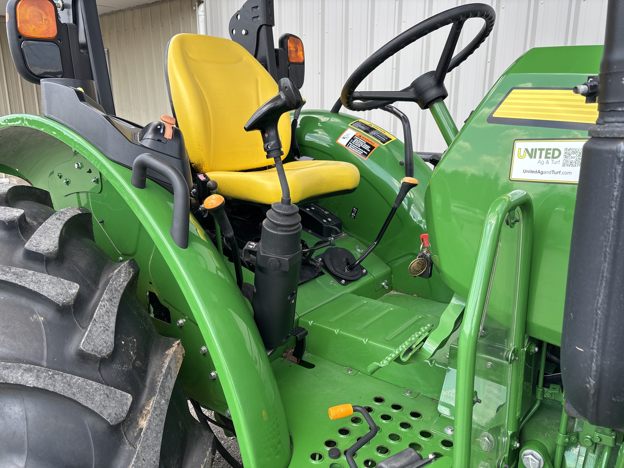 2022 John Deere 5045E Image 16
