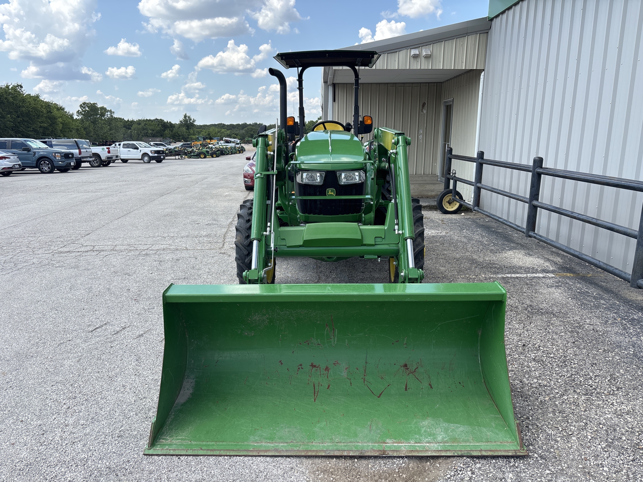 2022 John Deere 5045E Image 13