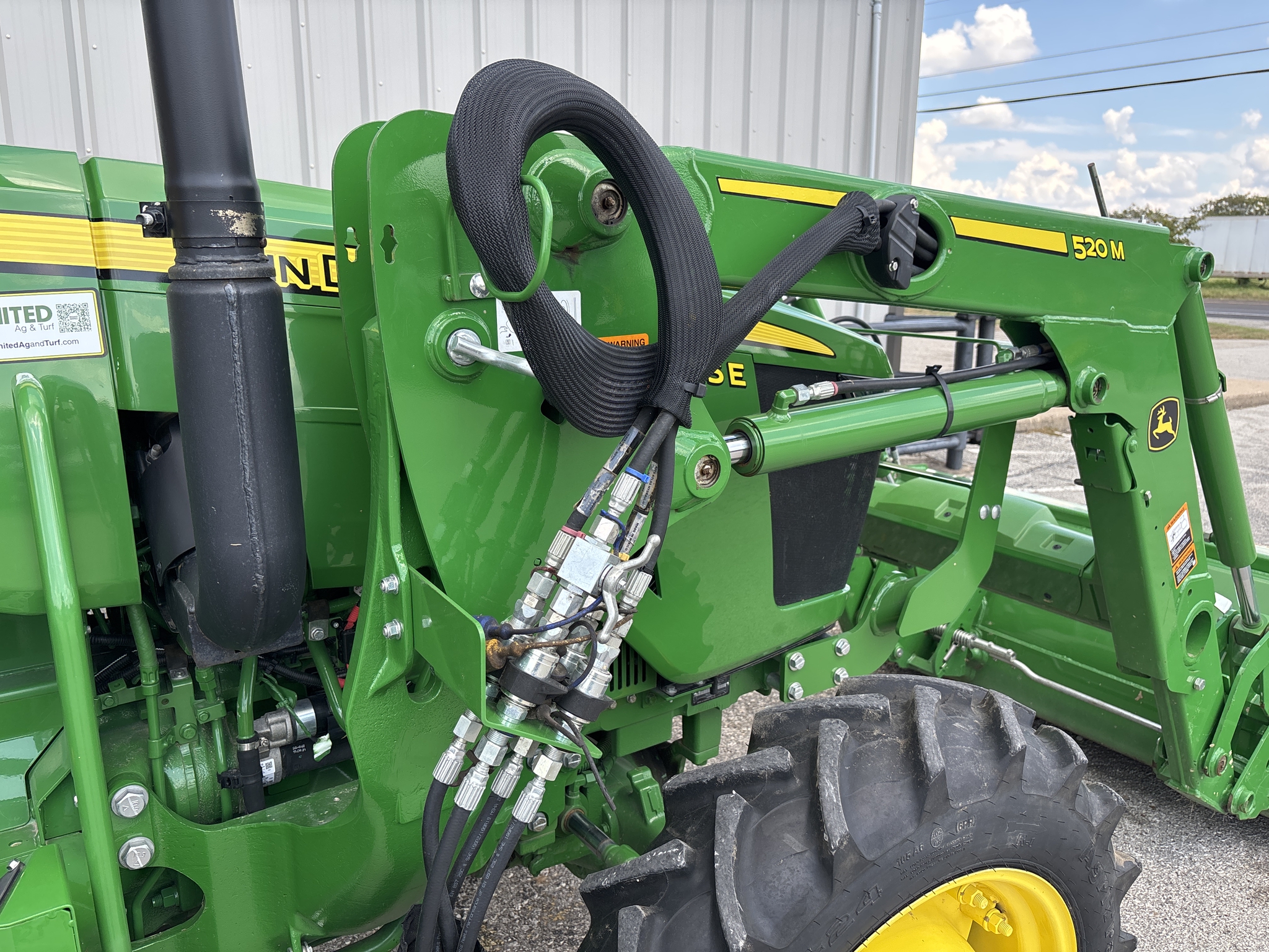 2022 John Deere 5045E Image 22