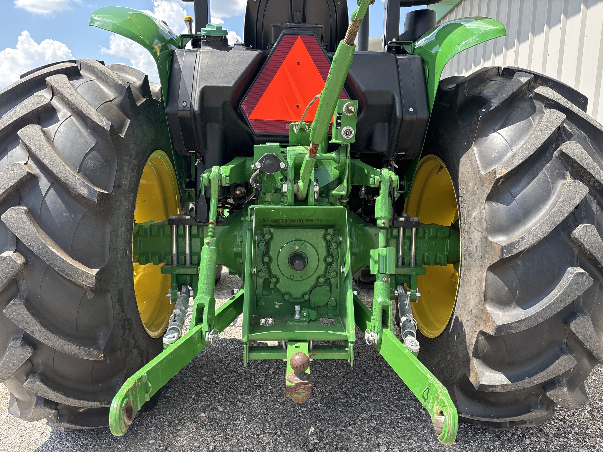 2022 John Deere 5045E Image 21