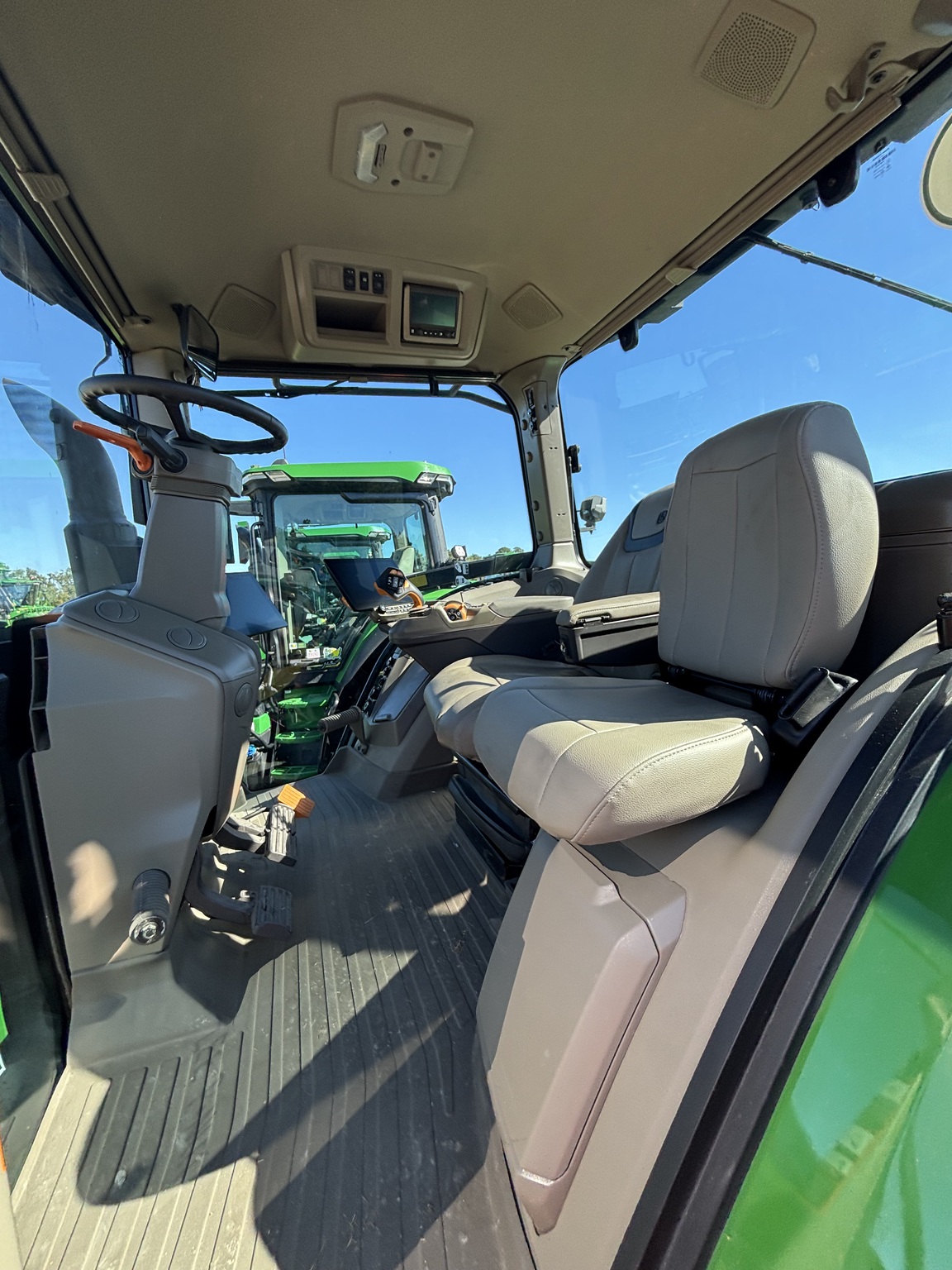 2024 John Deere 8R 410 Image 7