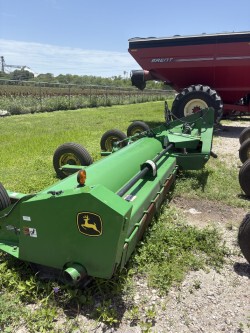 2022 John Deere 520 Image 1