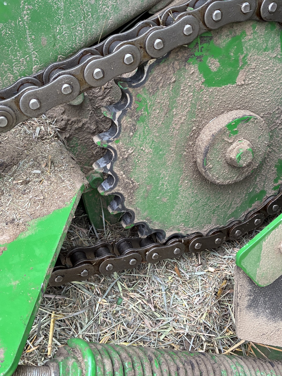 2018 John Deere 560M Image 9
