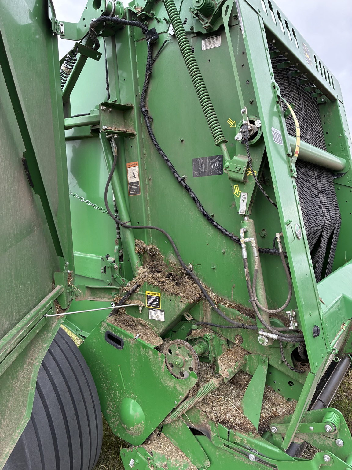 2018 John Deere 560M Image 5