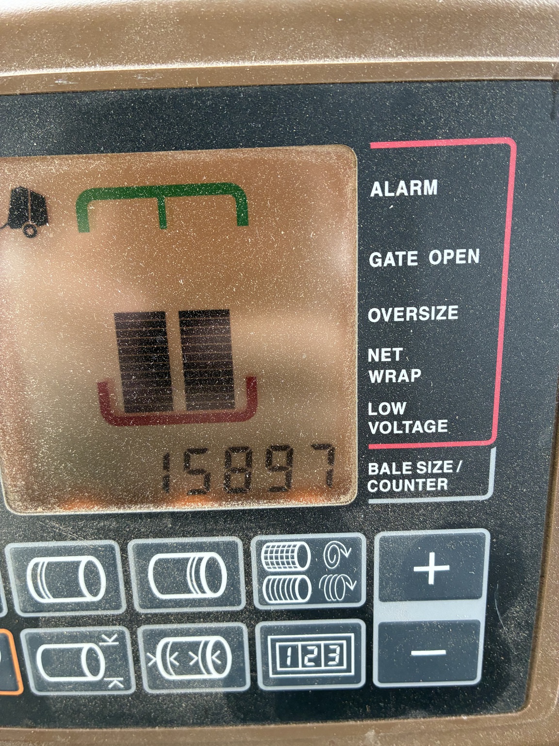 2018 John Deere 560M Image 3