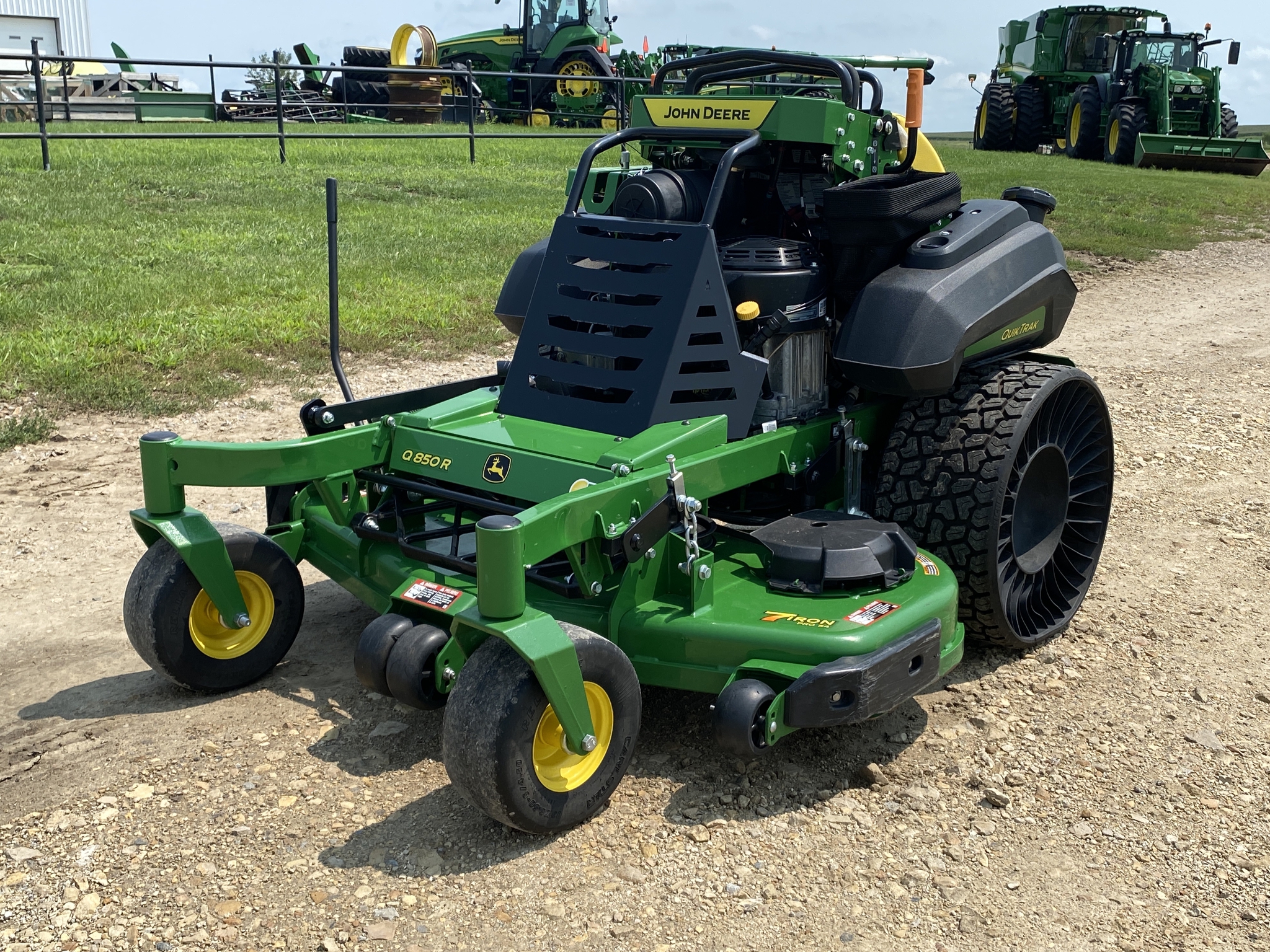2024 John Deere Q850R Image 1