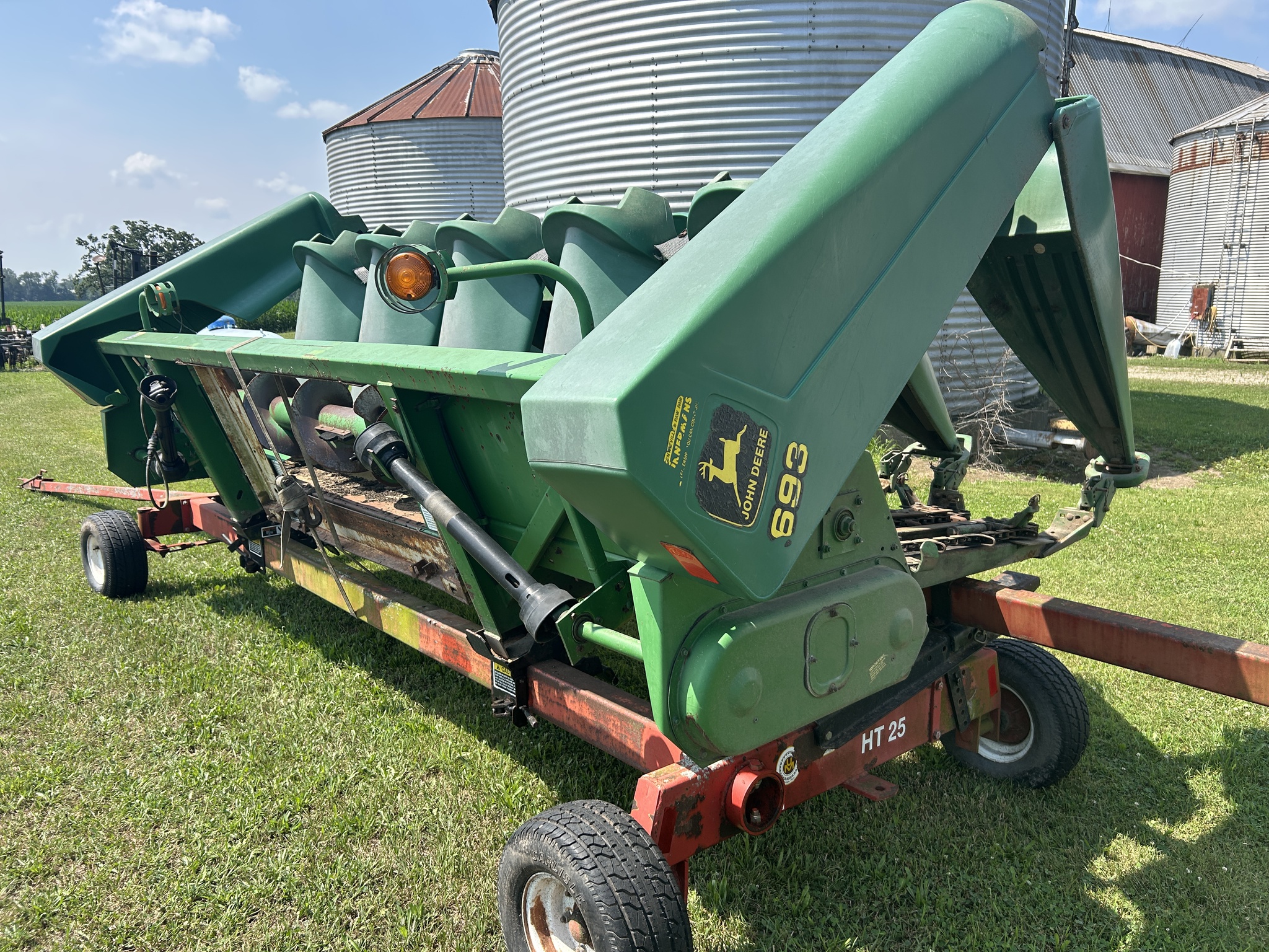 1997 John Deere 693 Image 2