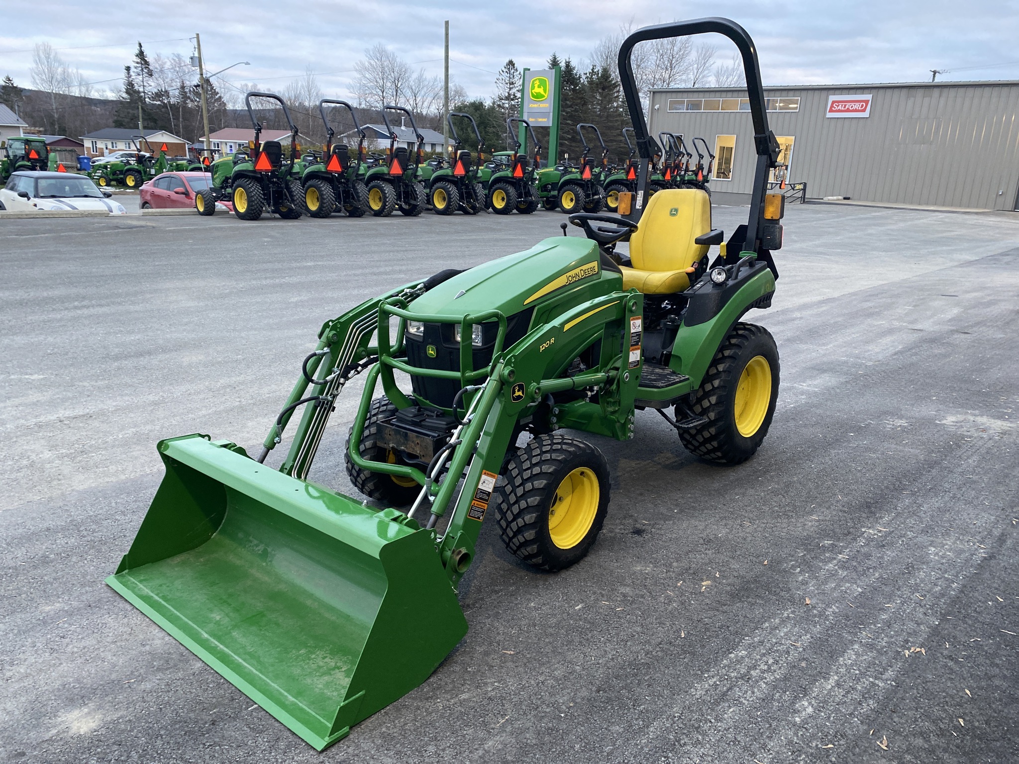 2021 John Deere 2025R Image 1