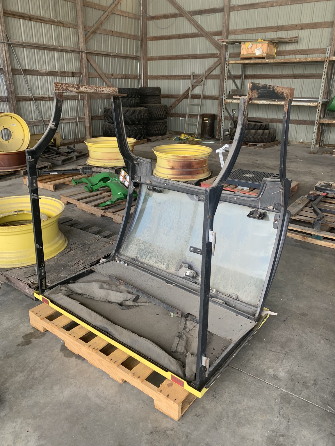 John Deere Curtis Cab for 4x2 Image 2