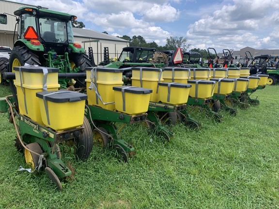 1996 John Deere 7300 Photo 2