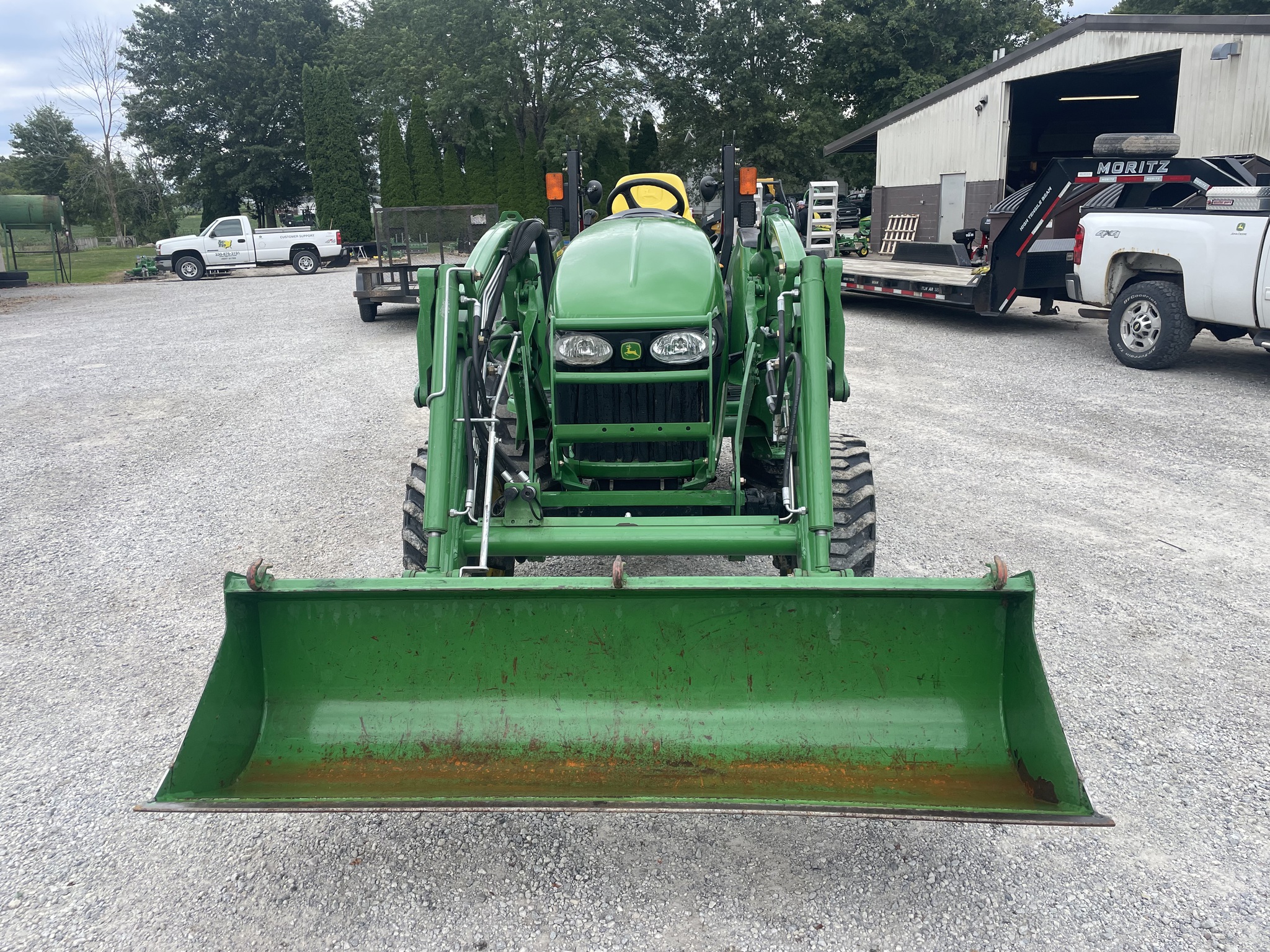 2010 John Deere 4120 Image 2