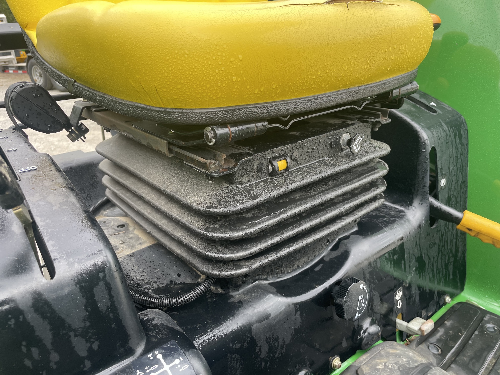 2010 John Deere 4120 Image 6