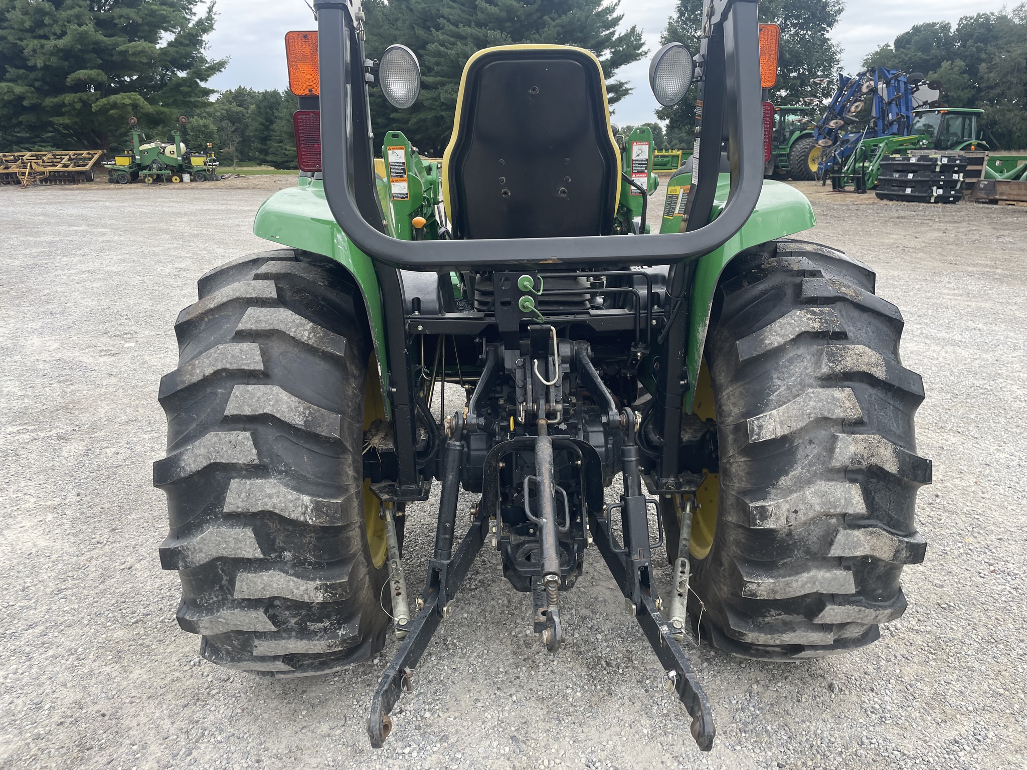 2010 John Deere 4120 Image 7