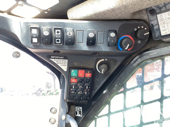 Photo of 2023 John Deere 325G