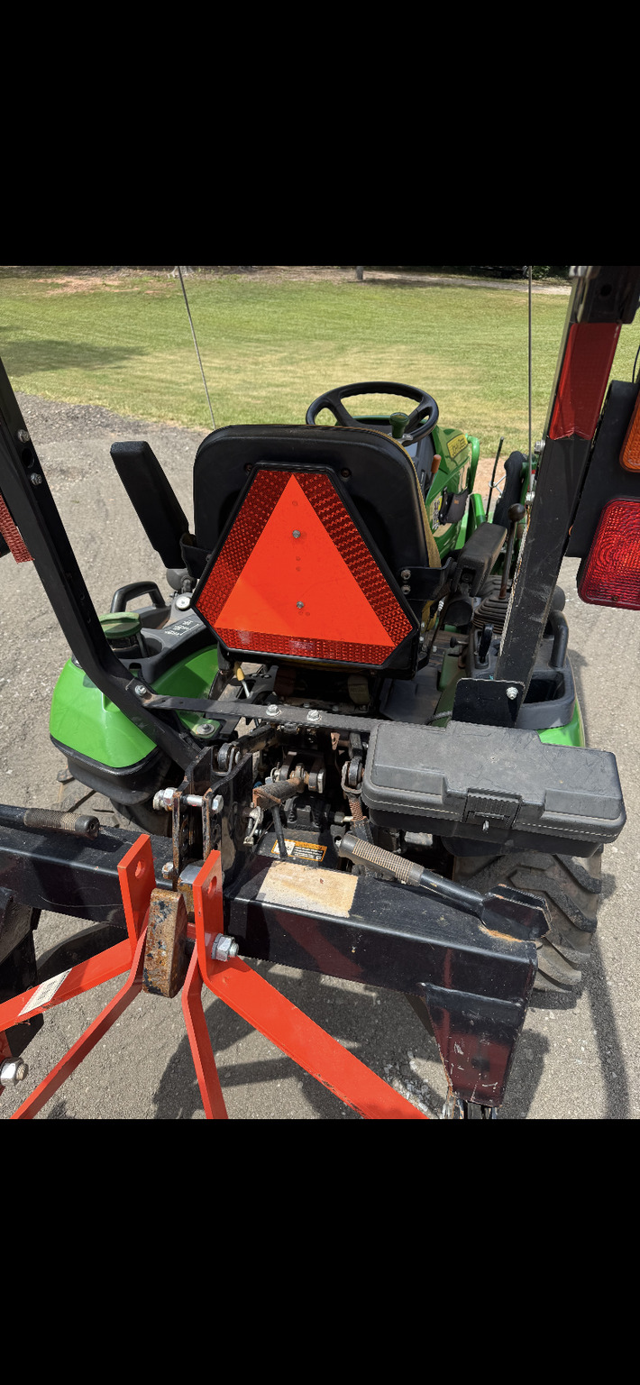 2018 John Deere 1025R Image 2