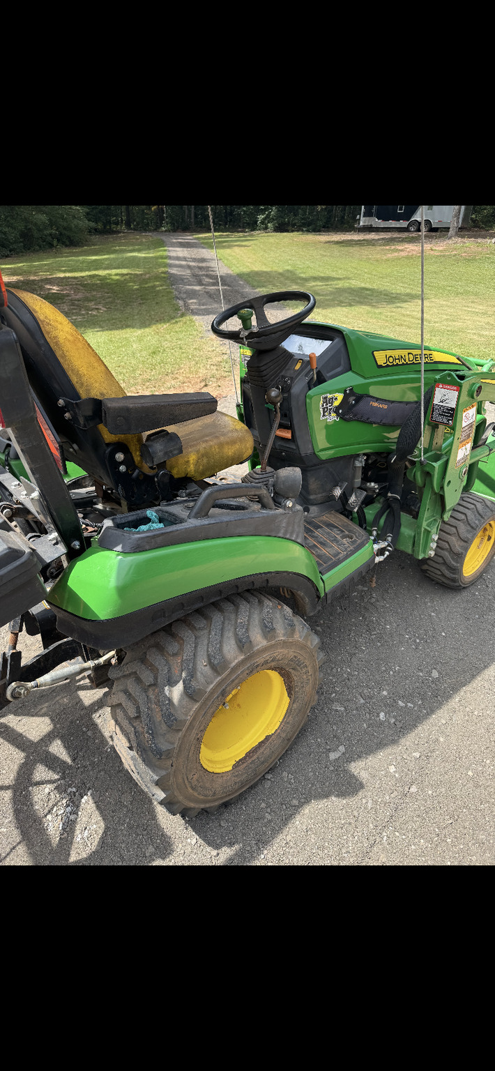 2018 John Deere 1025R Image 1