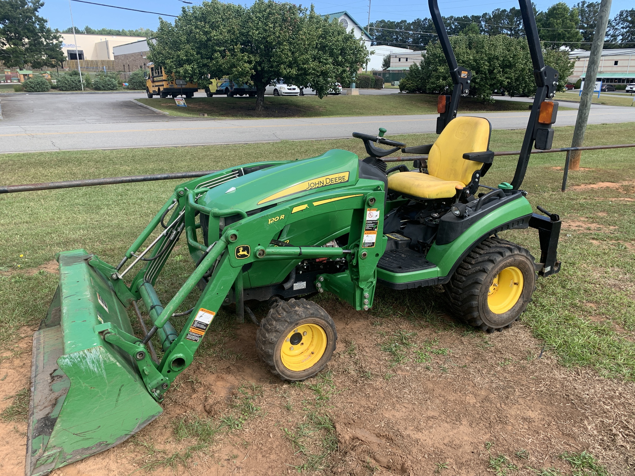 2018 John Deere 1025R Image 1