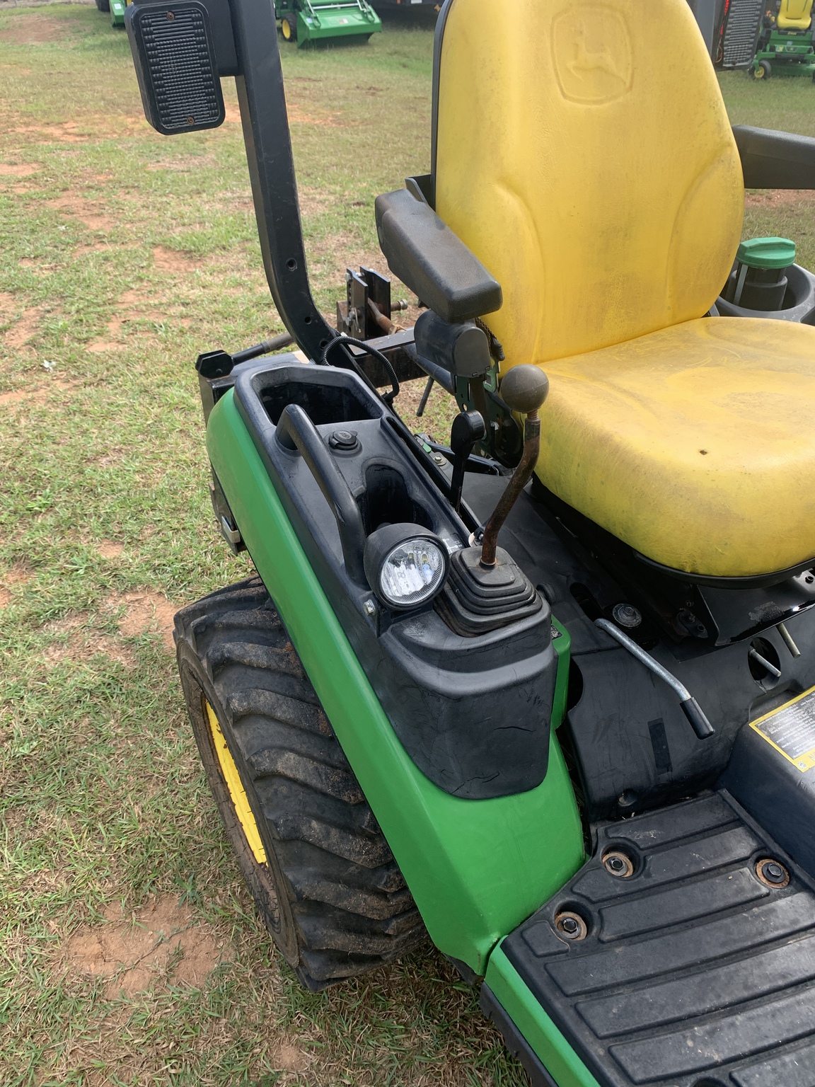 2018 John Deere 1025R Image 5