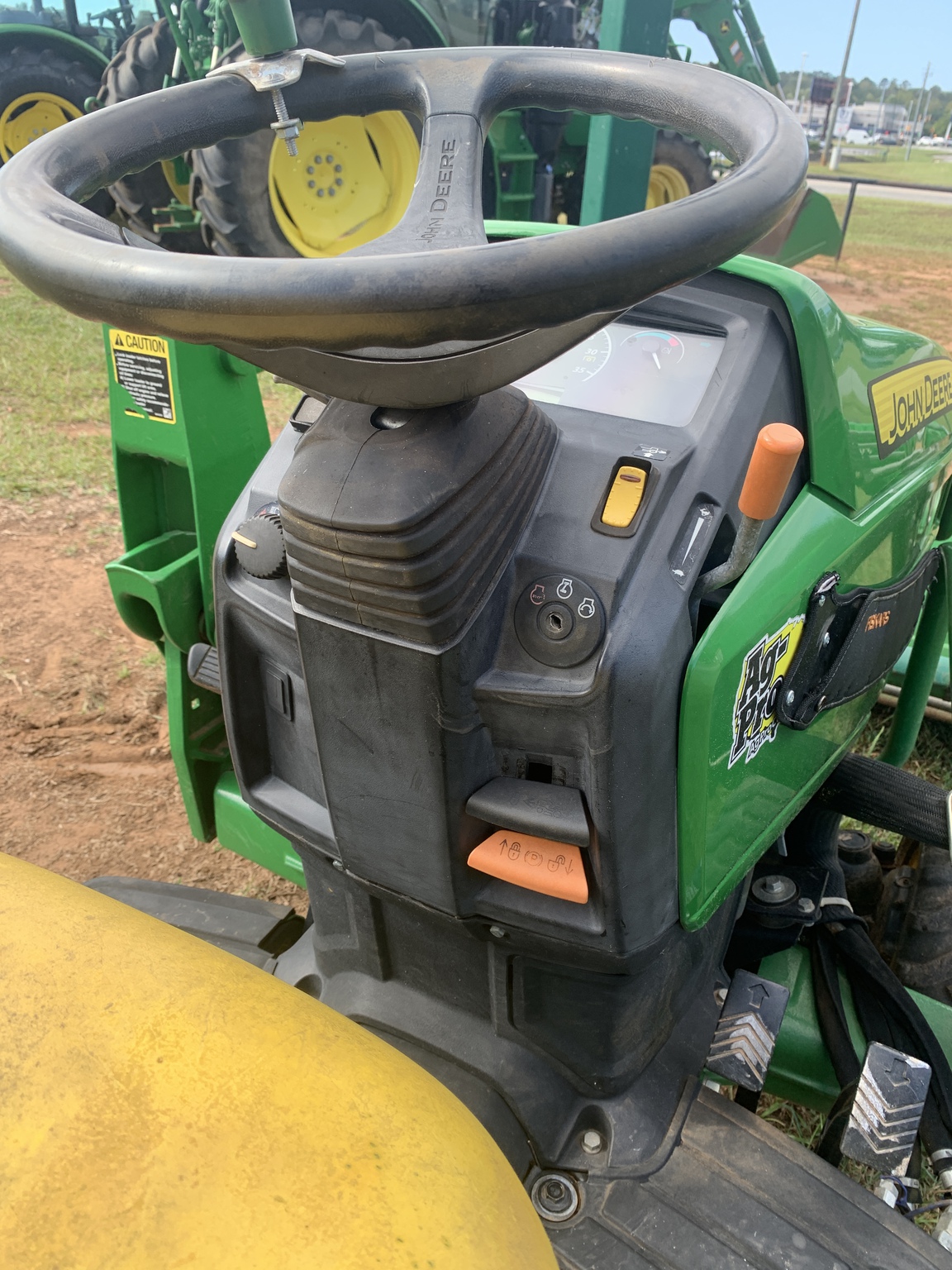 2018 John Deere 1025R Image 6