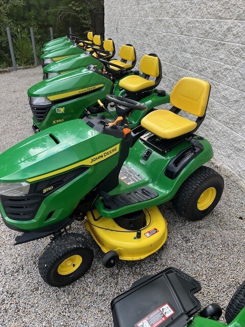 2023 John Deere s110 Image 2