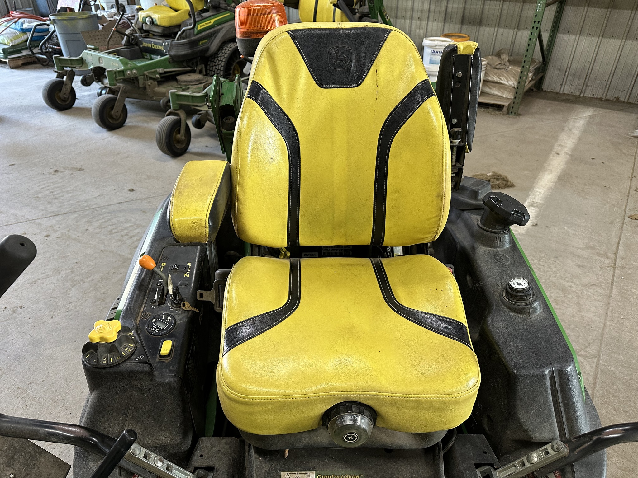 2019 John Deere Z955M EFI Image 11