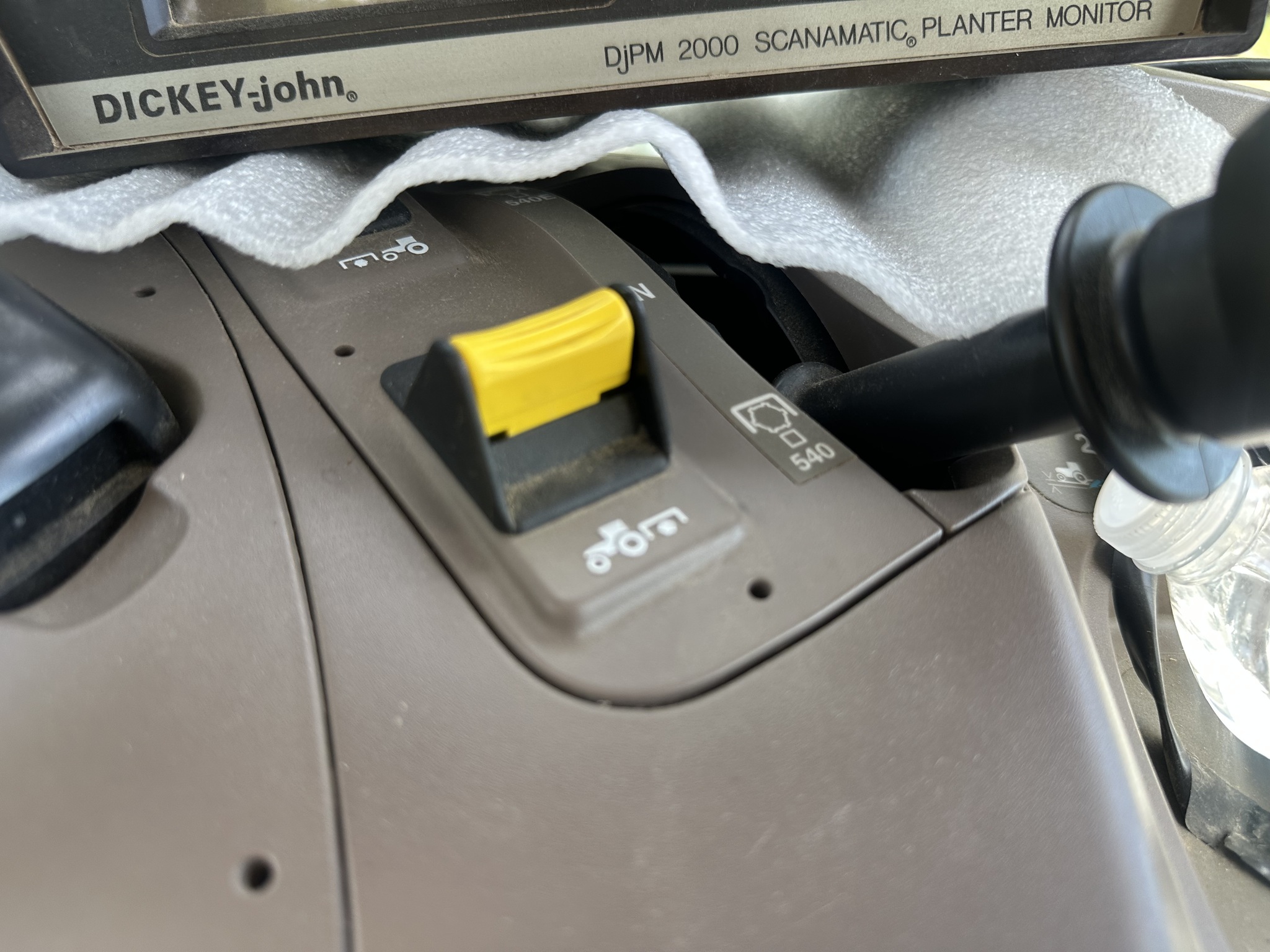 2014 John Deere 5115M Image 13
