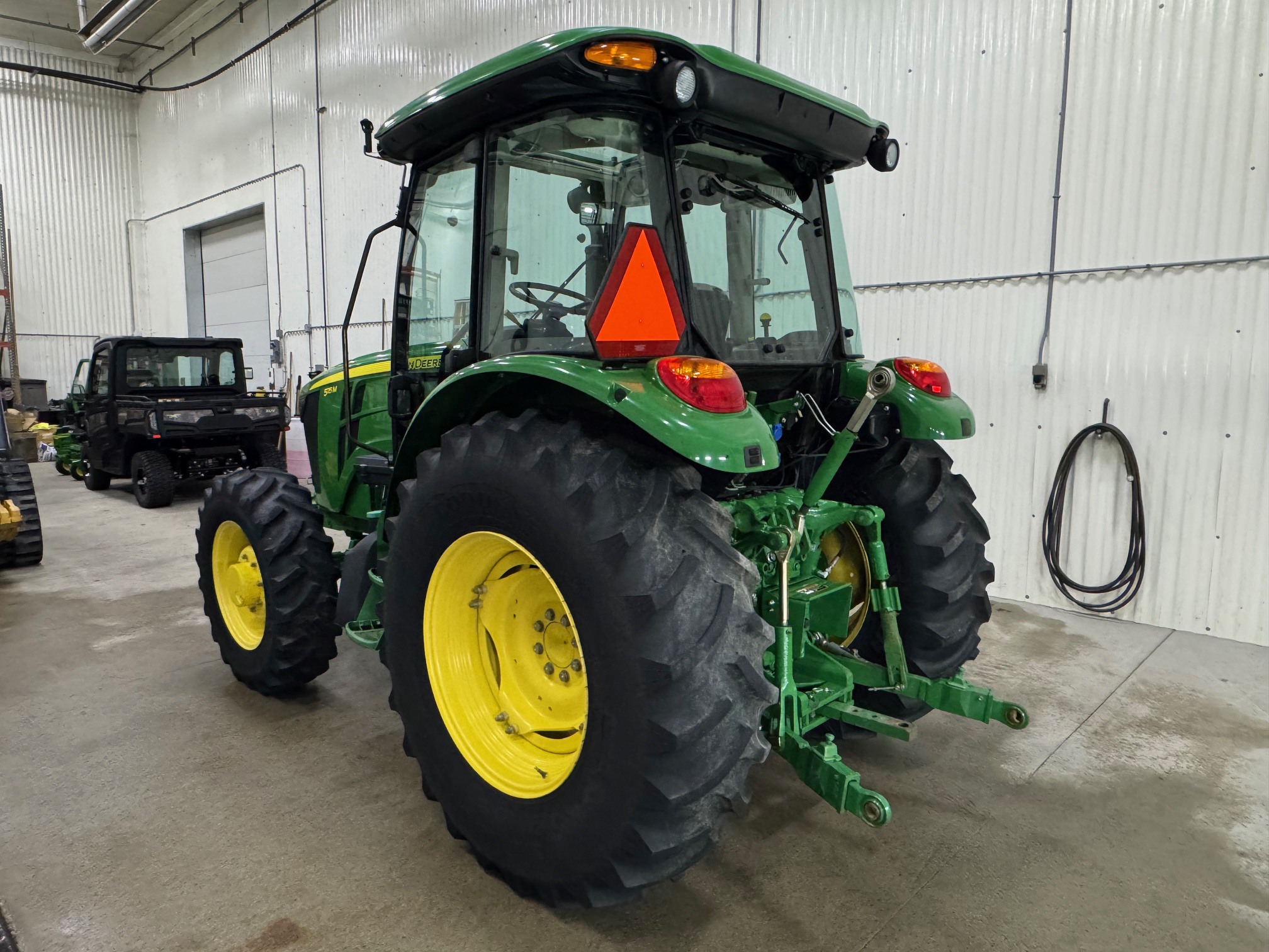 2014 John Deere 5115M Image 3