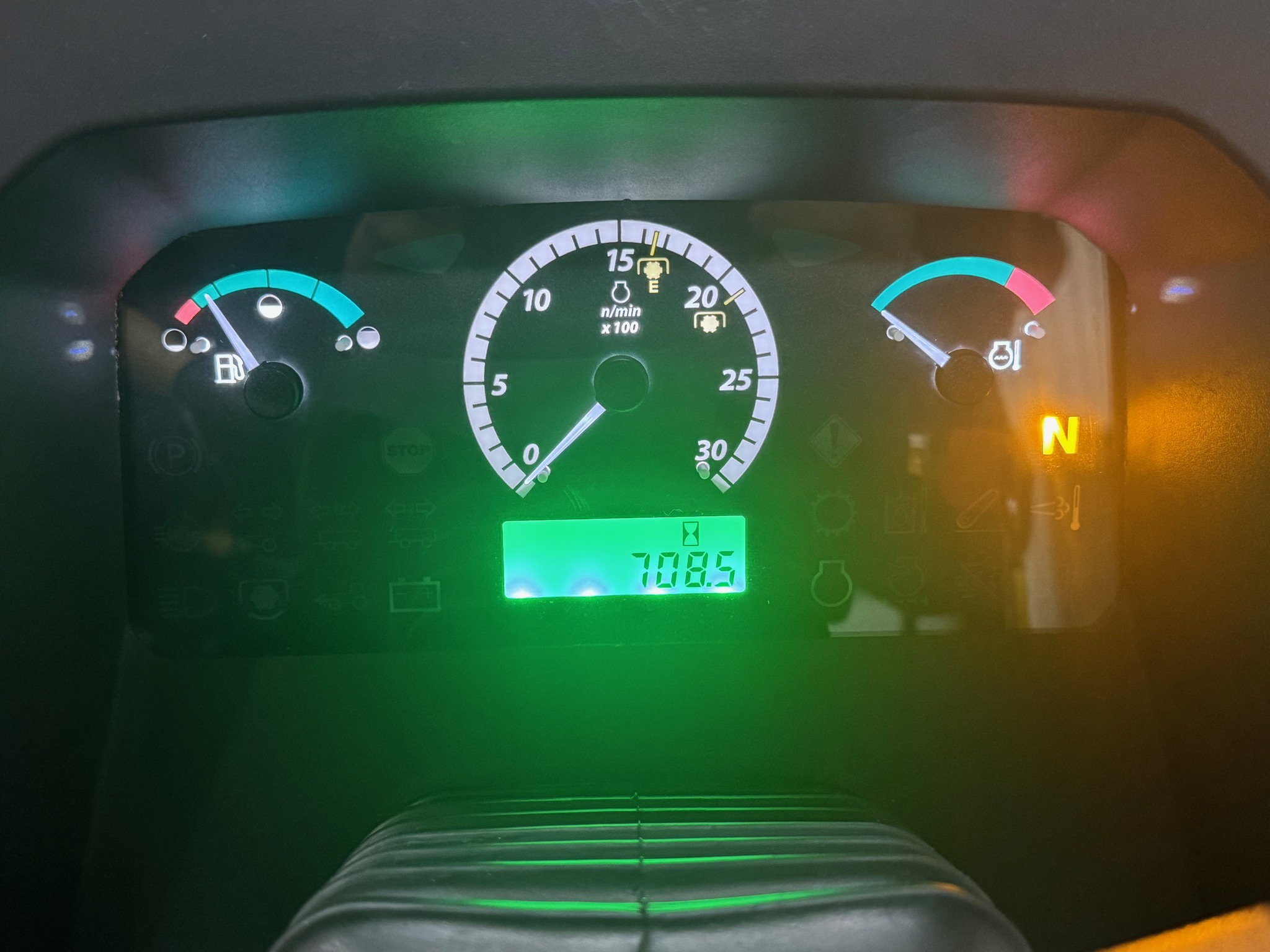 2014 John Deere 5115M Image 12