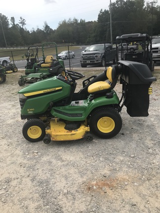 2017 John Deere X380 Photo 6