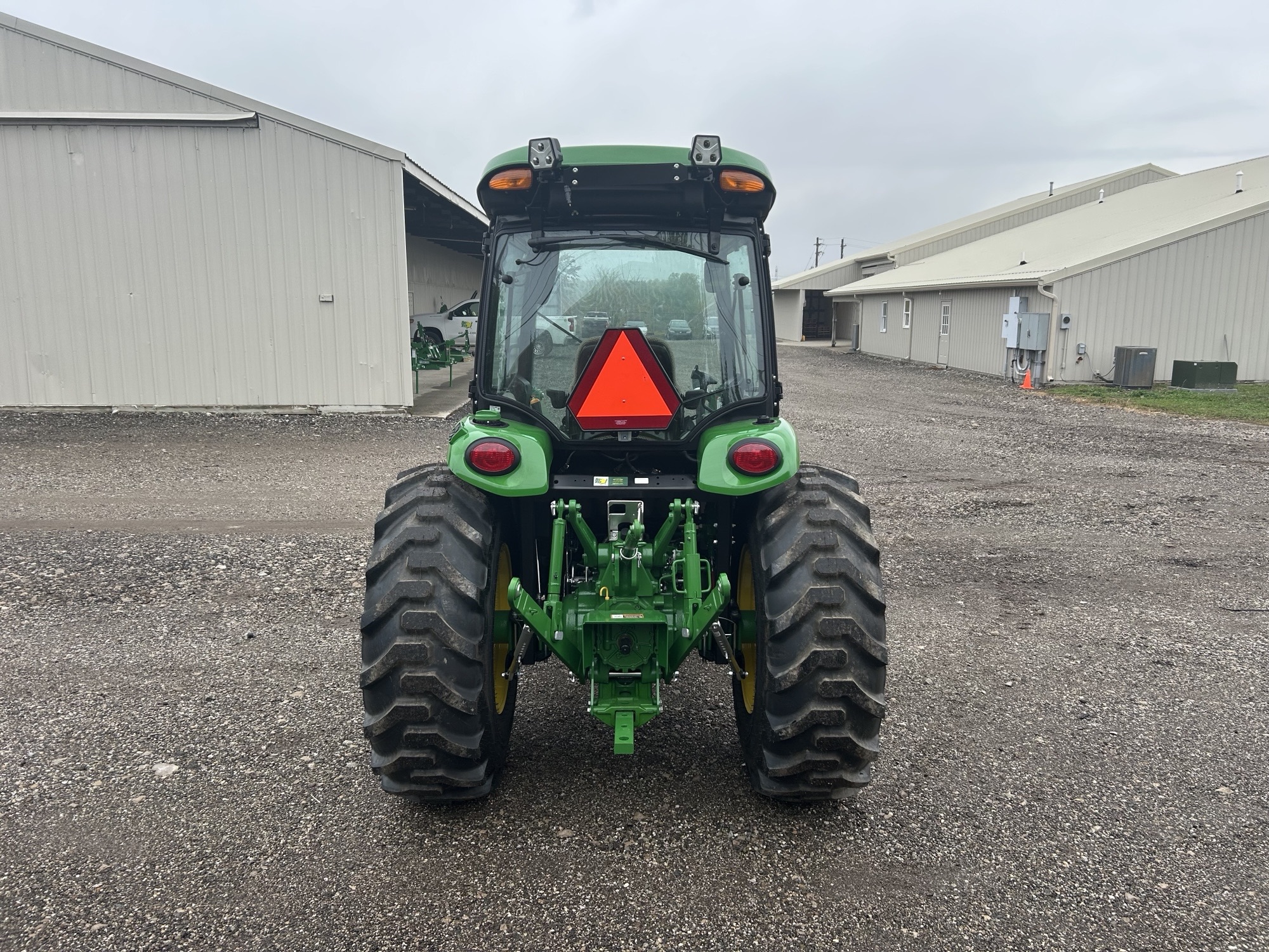 2025 John Deere 4066R Image 5