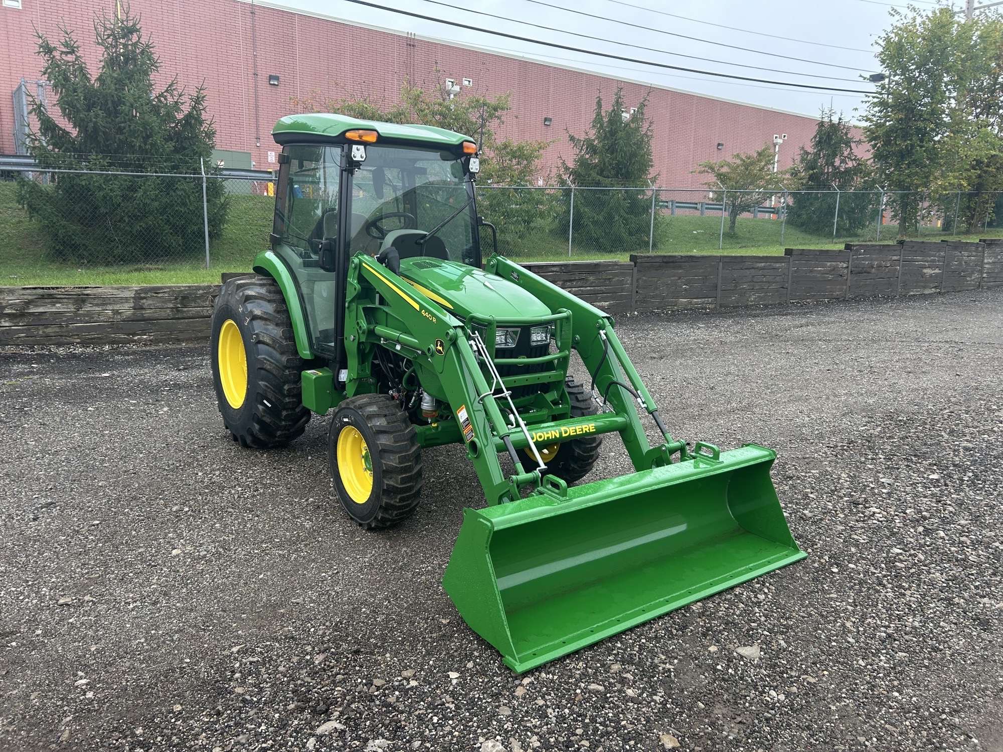 2025 John Deere 4066R Image 3