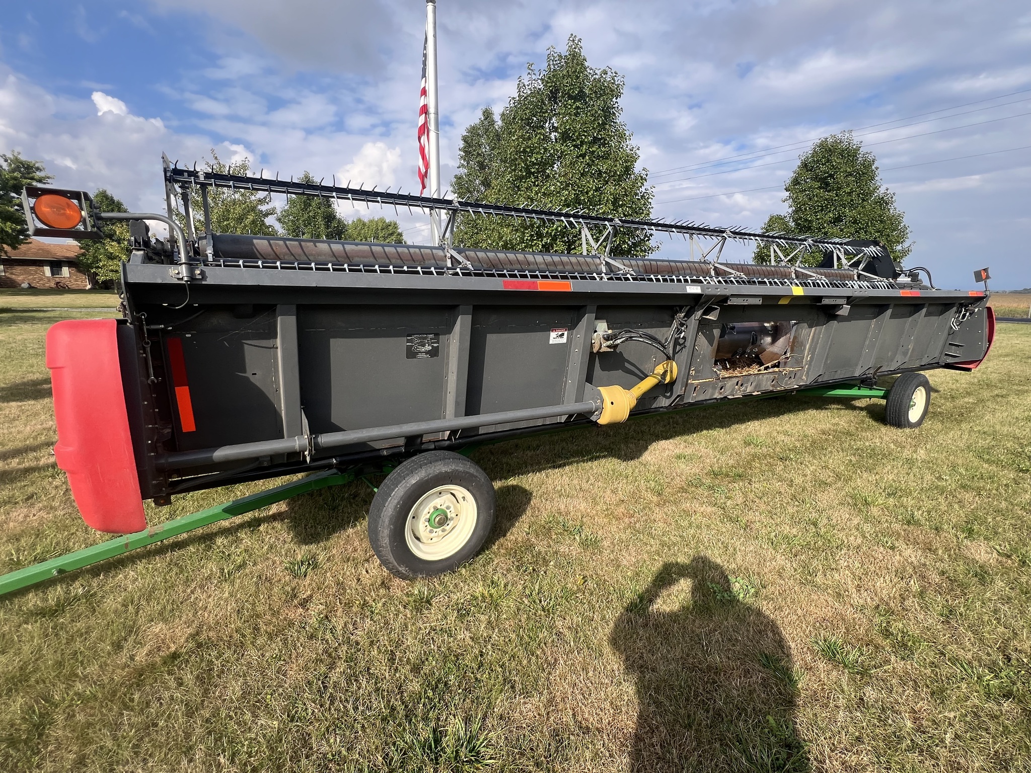 2009 Massey Ferguson 8200-30F Image 2
