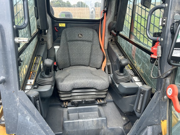 Photo of 2023 John Deere 325G