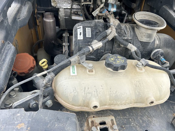 Photo of 2023 John Deere 325G