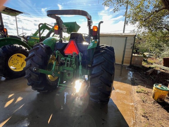 2015 John Deere 5055E Photo 6