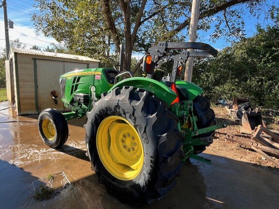2015 John Deere 5055E Photo 7