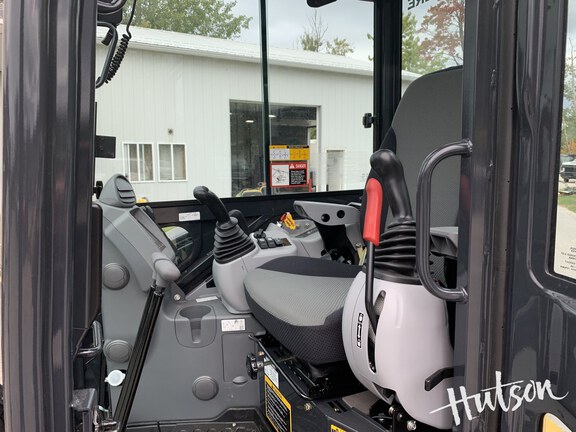 Photo of 2024 John Deere 35 P