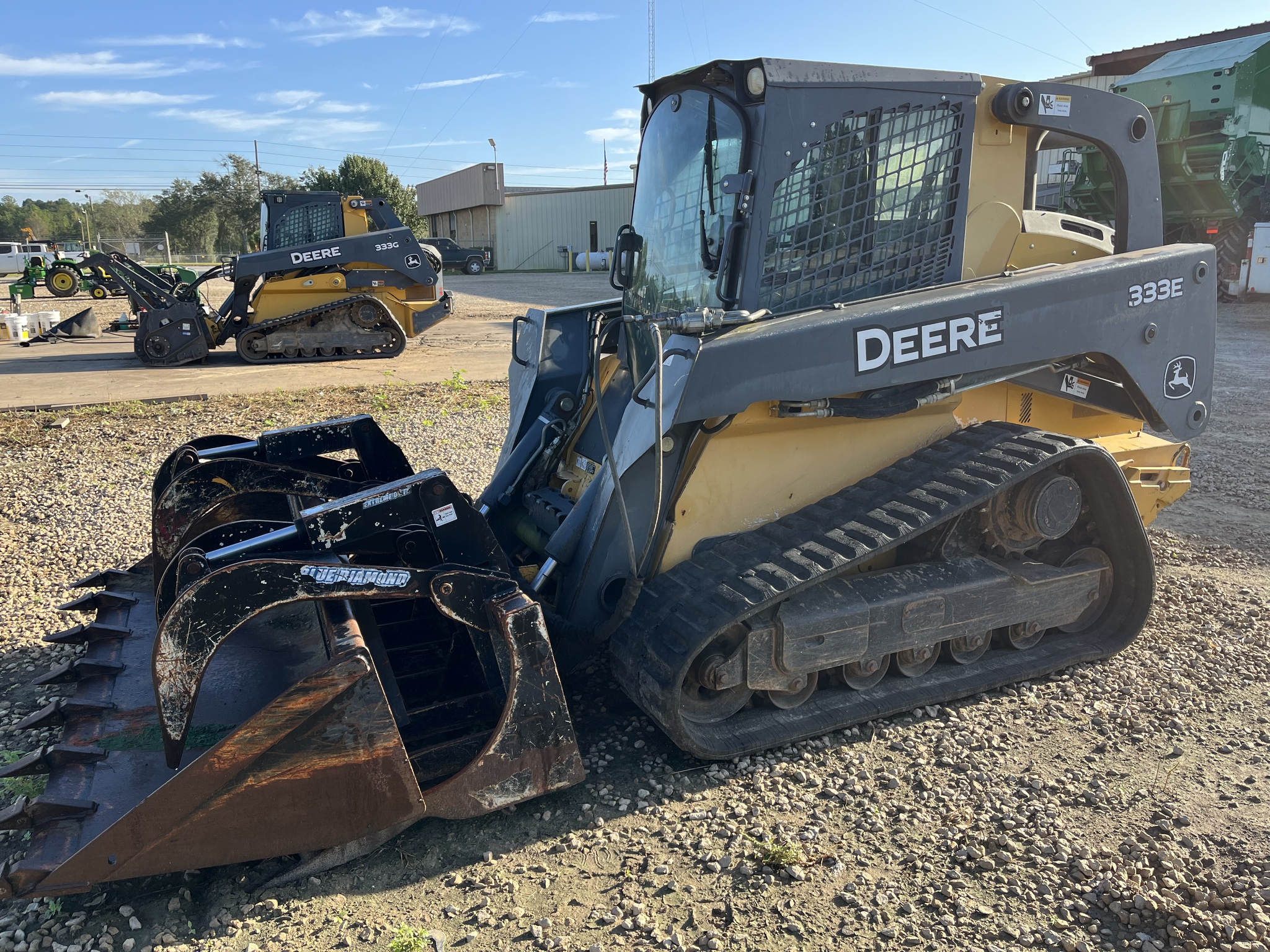 2015 John Deere 333E Image 1