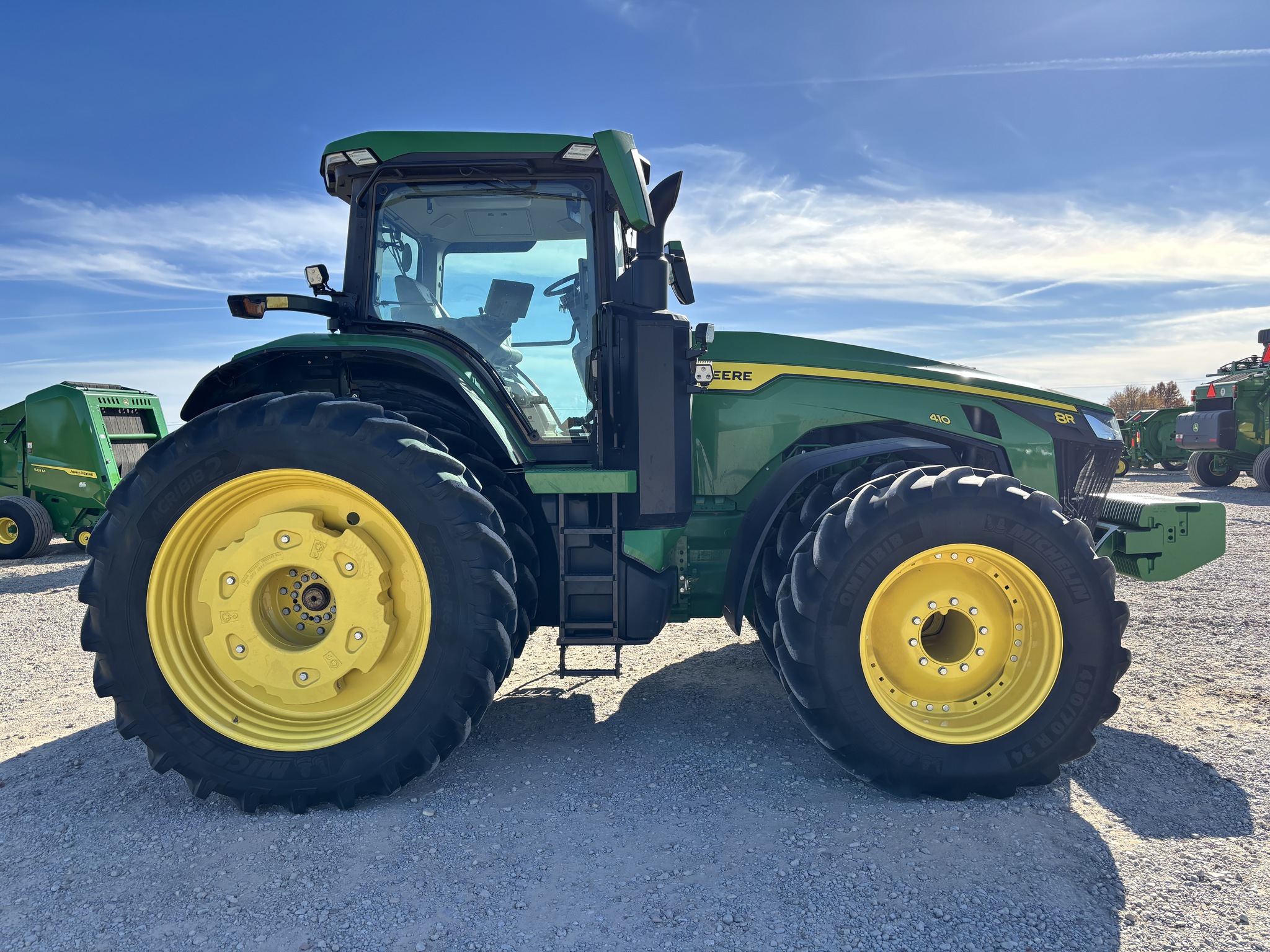 2023 John Deere 8R 410 Image 6