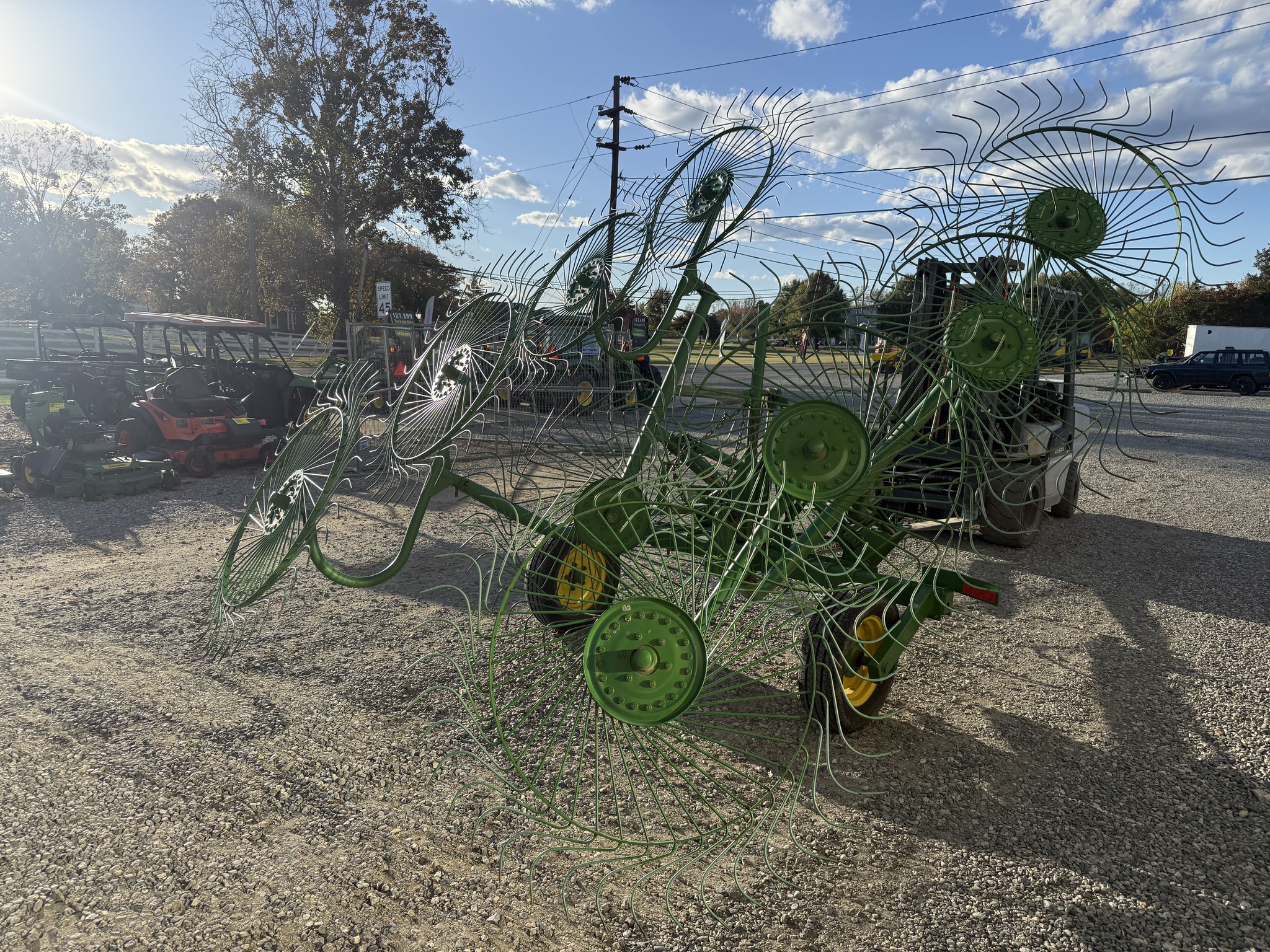 2005 John Deere 702 Image 3