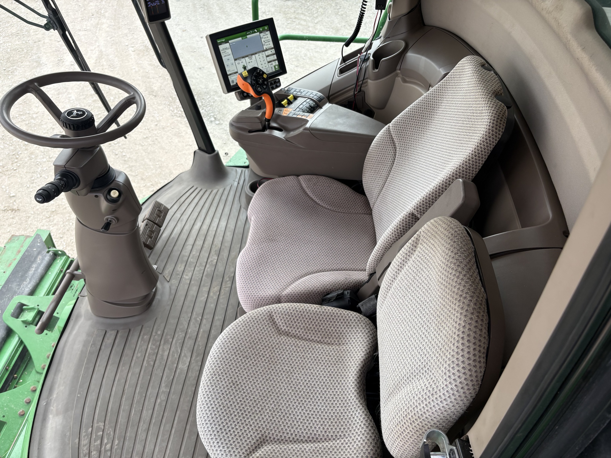  2020 John Deere S780 at Heritage Tractor in Kewanee, IL