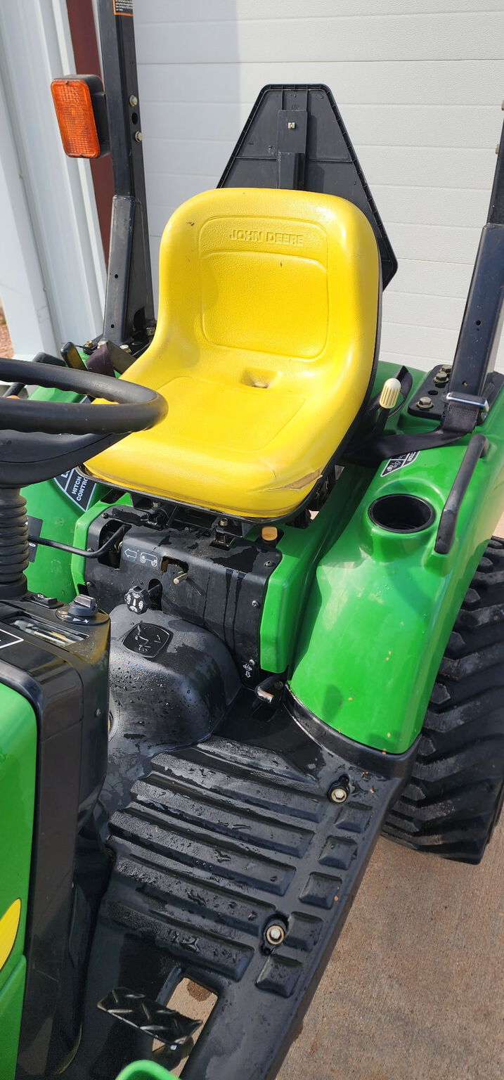 2004 John Deere 2210 Image 7