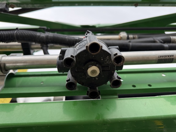 2025 John Deere 412R - Photo31
