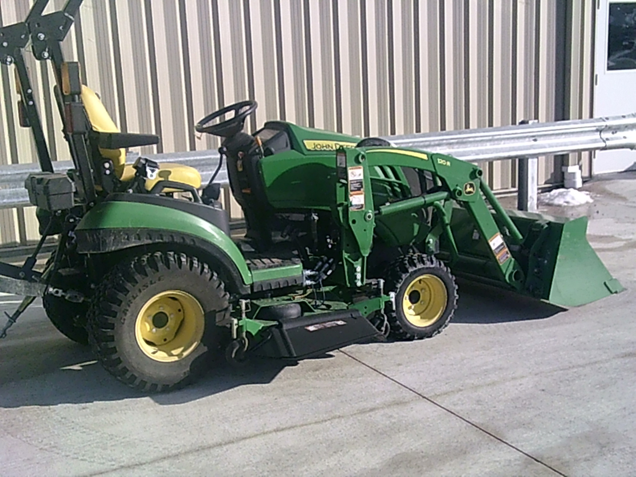 2021 John Deere 1025R Image 3